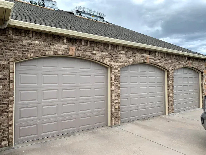All Photos for 423 Garage Doors in Signal Mountain, Tennessee