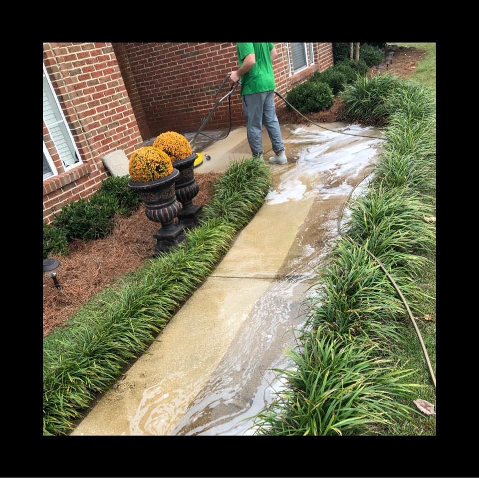 Lawn Maintenance for All-Star Lawn Care & Soft Washing in Mobile, AL