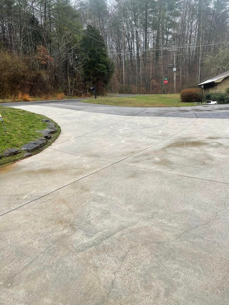 Driveways for Prestige Power Washing in Knoxville, Tennessee