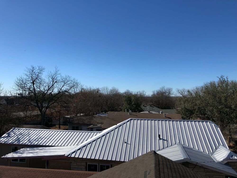 Roofing Installation for T&B Roofing in Somerset,  TX