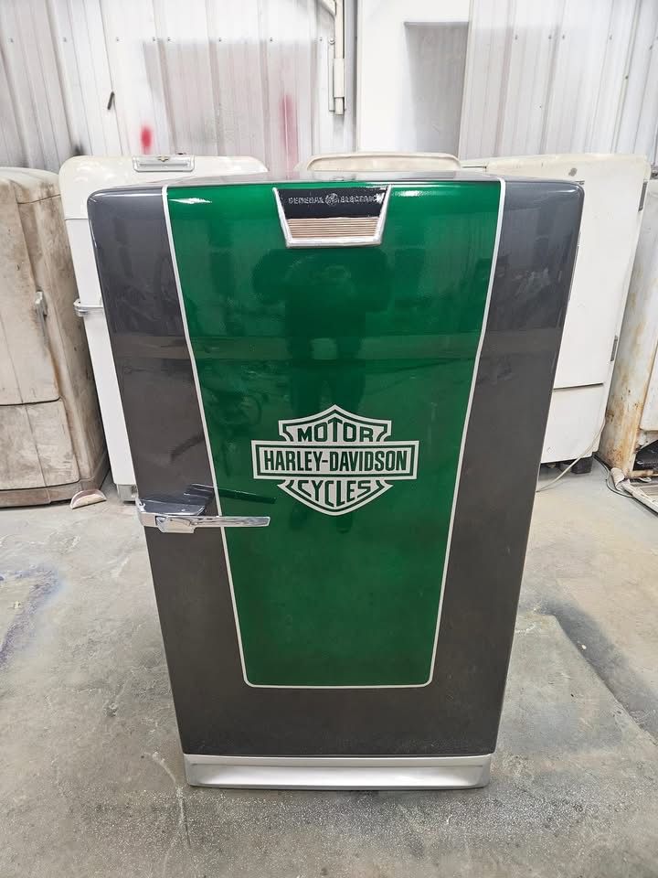 Vintage Refrigerator Projects for Wessels Custom Paint & Restoration in Bad Axe, MI
