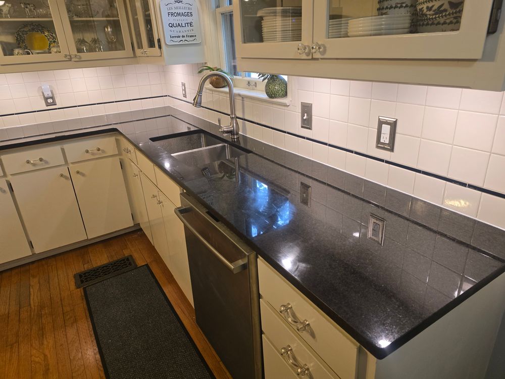 Kitchens for The Honey Do's Construction in Moody, TX