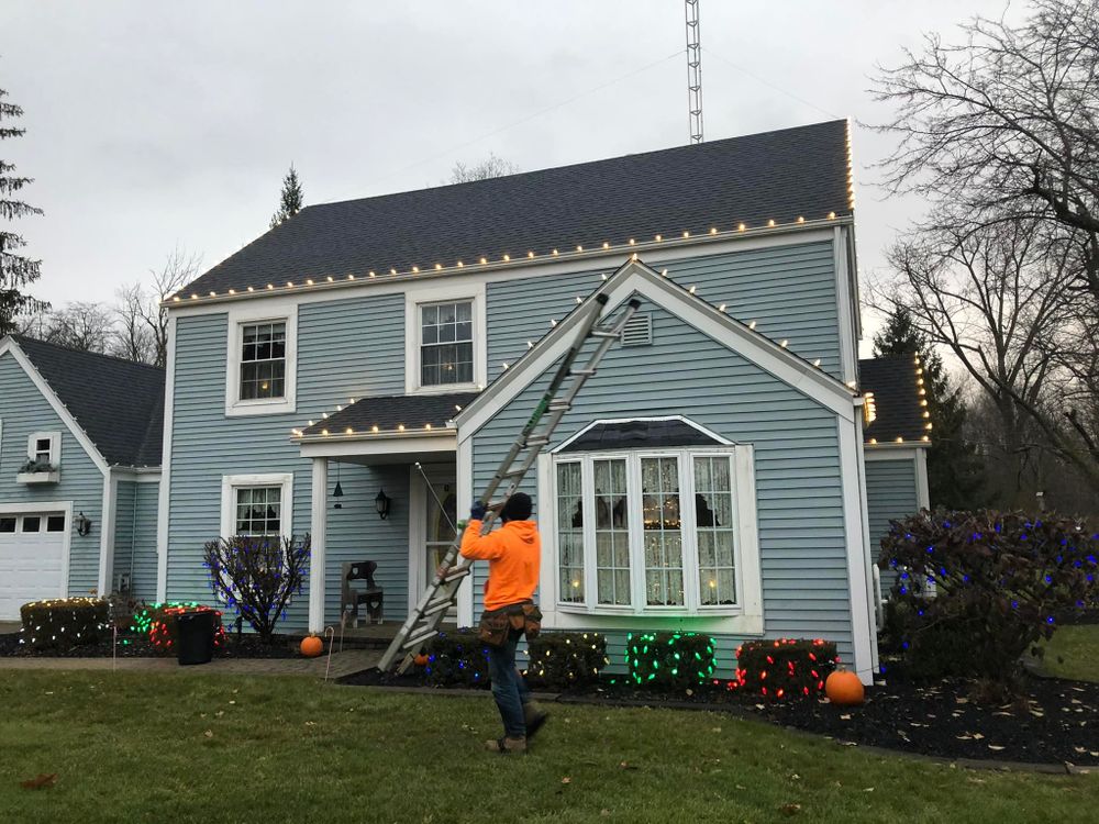 Indiana Christmas Light Installers	 team in Eaton, IN - people or person