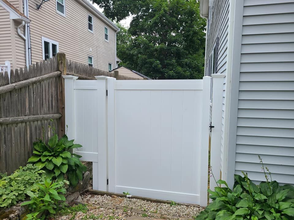 Vinyl Fences for Azorean Fence in Peabody, MA