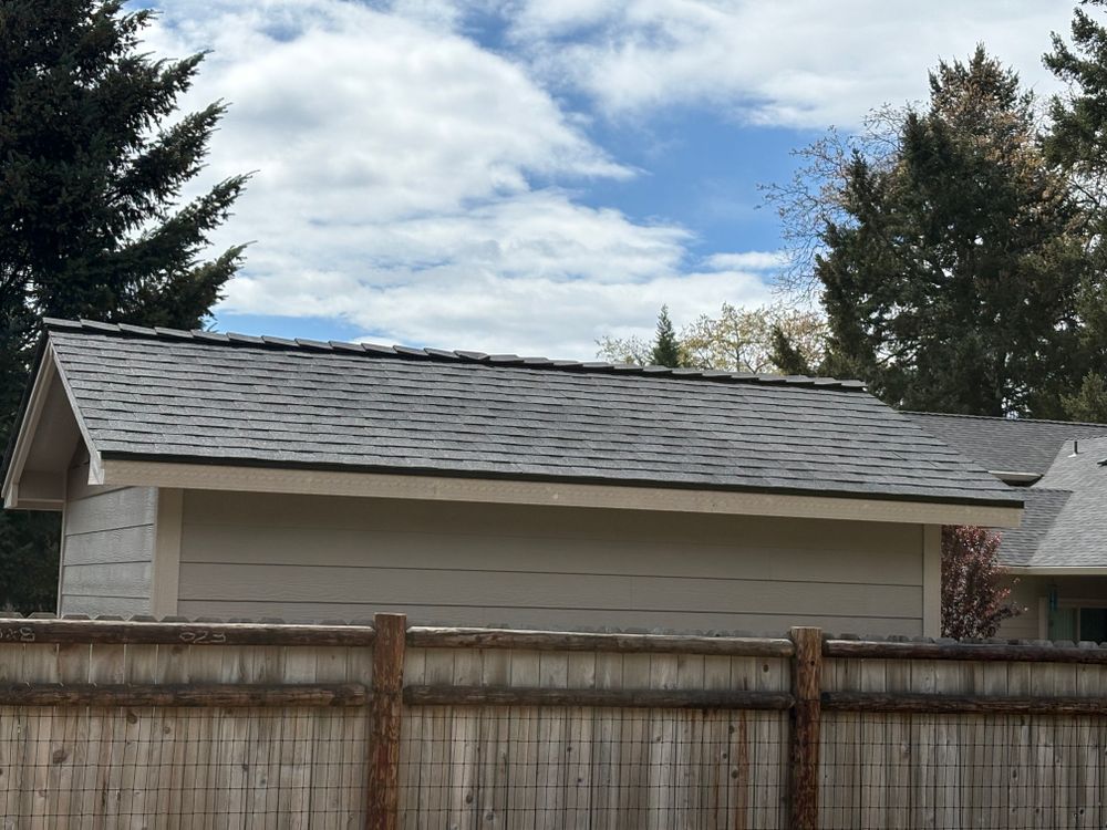 All Photos for Crestwell Roofing Plus LLC in Grants Pass, OR