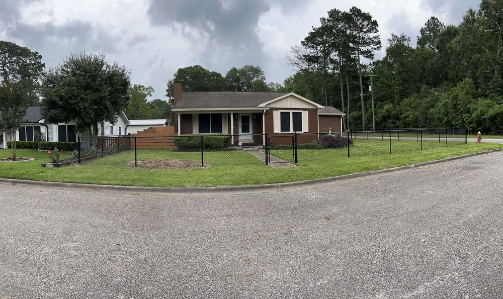 Fences for Bar T Fencing in Dayton, TX