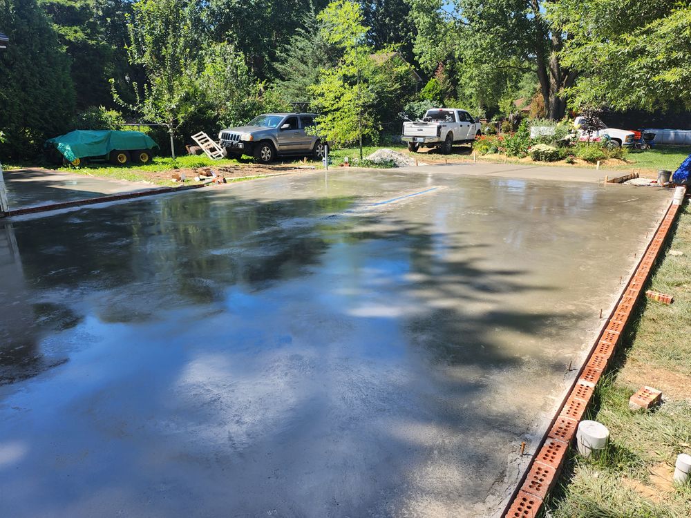 Slabs slick as glass for Hellards Excavation and Concrete Services LLC in Mount Vernon, KY