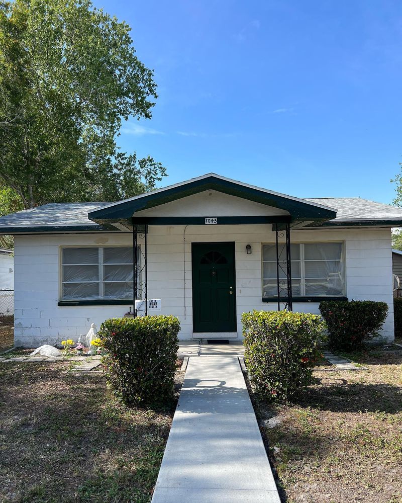 Our exterior painting service revitalizes your home's curb appeal, using high-quality materials and expert techniques to ensure a durable, weather-resistant finish that enhances beauty and value for years to come. for Made Painting-Tampa in Tampa, FL