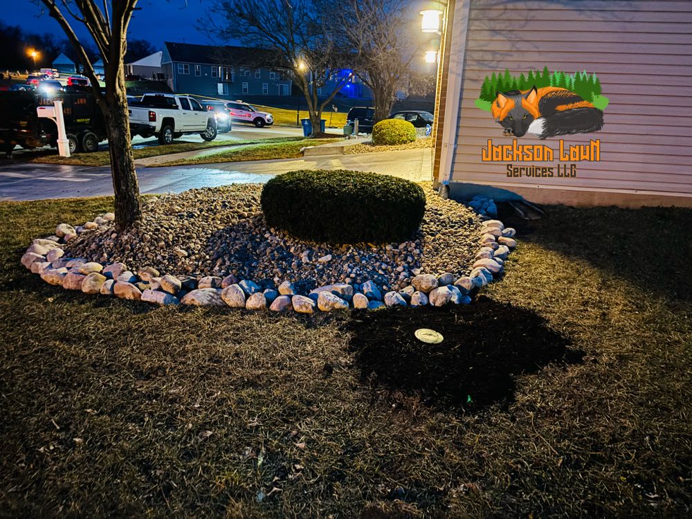 Hedge Trimming for Jackson Lawn Services LLC in St Louis, MO