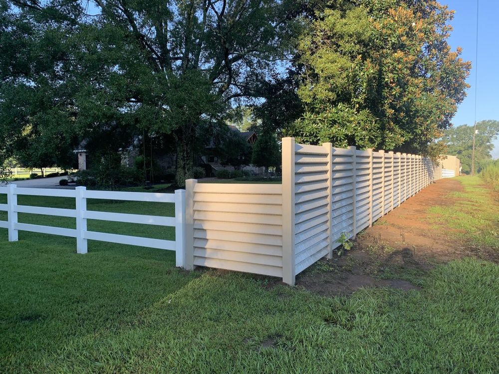 Fencing Aluminum or Vinyl for Broker Post Ground Crew in Sussex County, DE