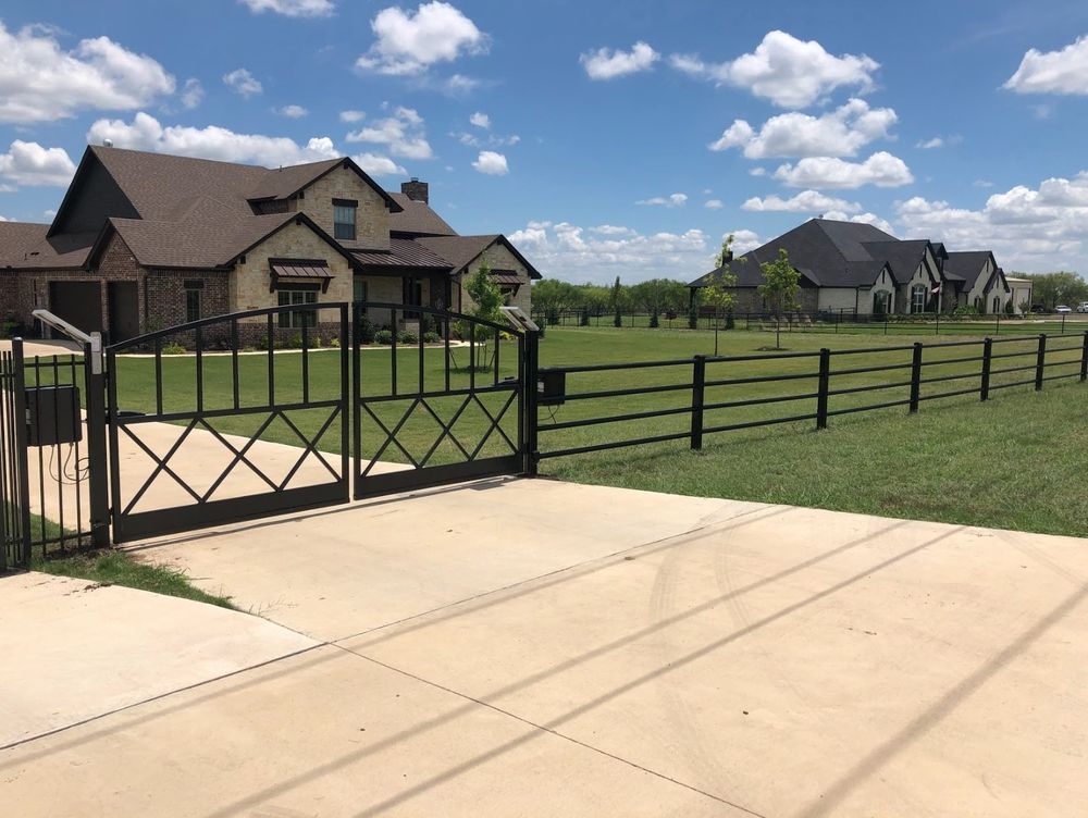 Houston Fence and Patio team in Santa Fe, TX - people or person