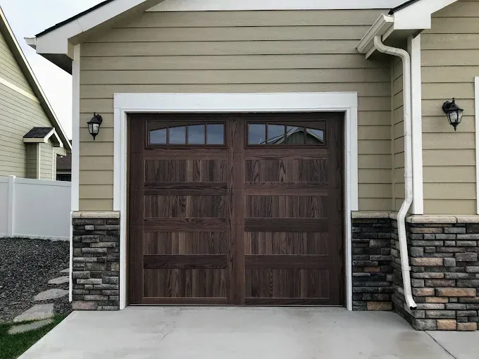 All Photos for 423 Garage Doors in Signal Mountain, Tennessee