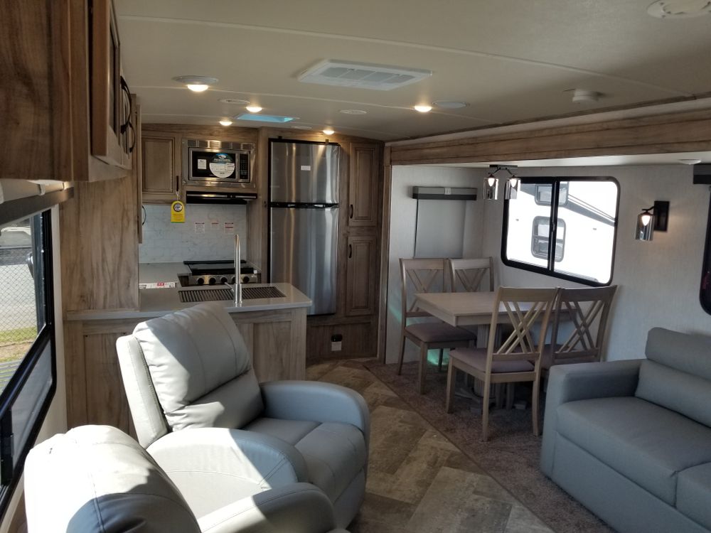 2022 Solarie 36 ft for Paradise RV Rentals in Perry, GA