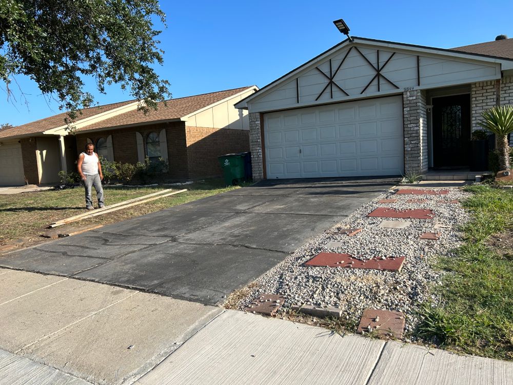 Driveways  for JM Concrete in Dallas, TX