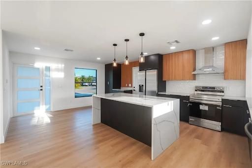 All Photos for Revitalize Real Estate in Tampa, FL