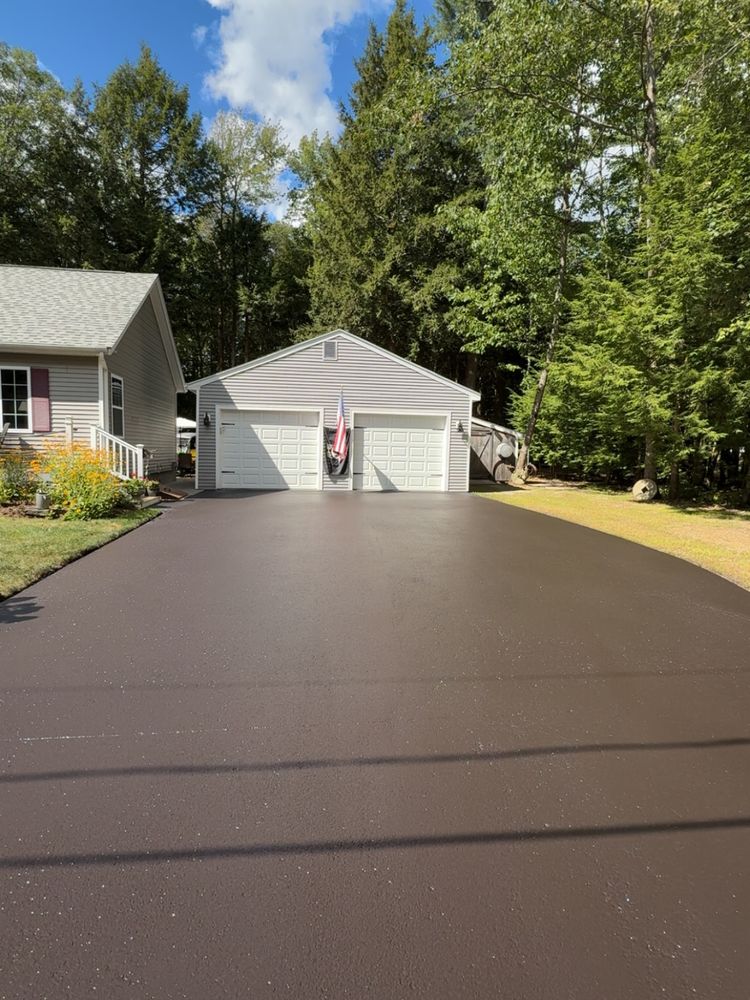 Asphalt  for Supreme Sealcoating in Westminster, MA