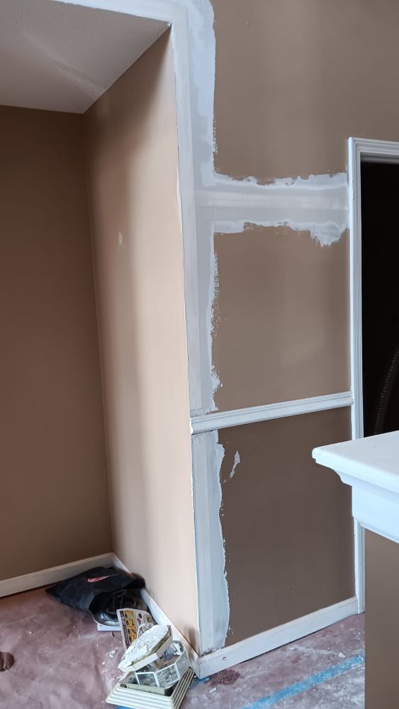 Fence and Full Home Interior Painting and Drywall repair for Dead Tree General Contracting in Carbondale, Illinois