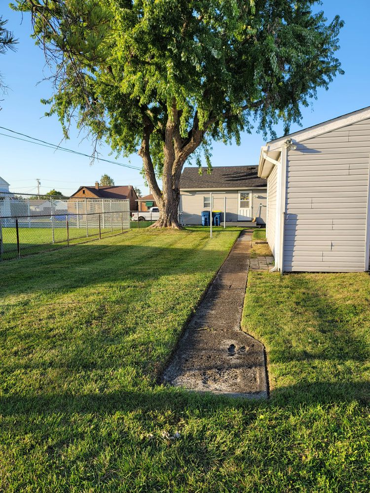 Mowing for Benny's Lawn Care in Elkhart, IN