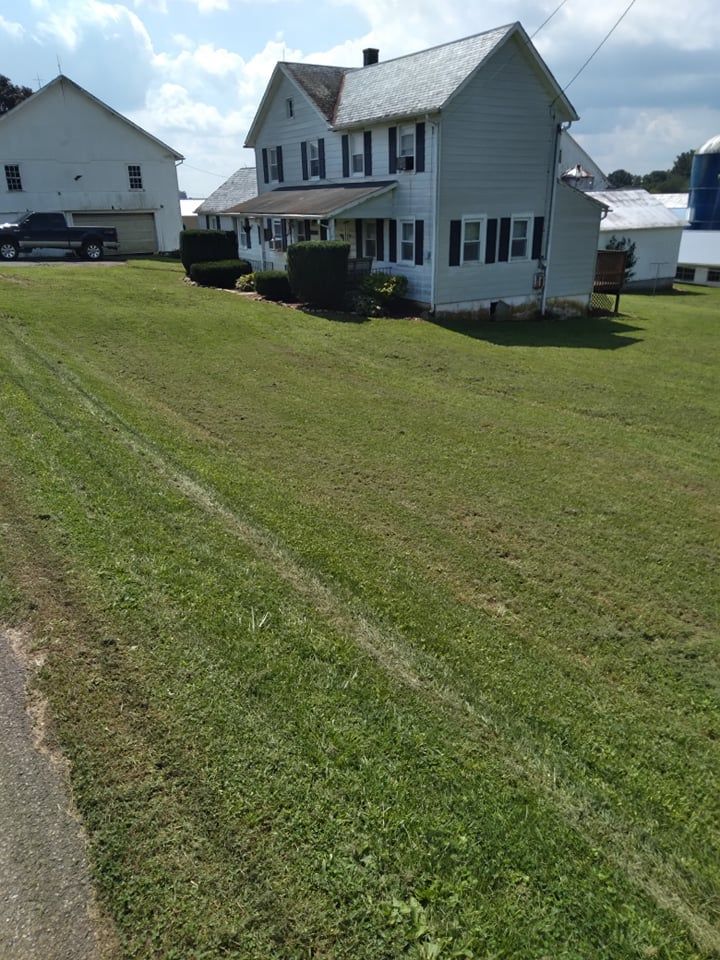 Lawn Care for Grow N Mow  in Oxford, PA