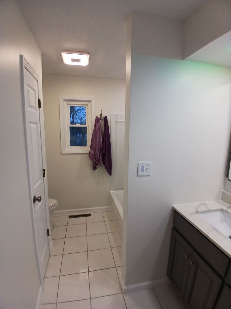 west Frankfort Master and Full Bath Renovations for Dead Tree General Contracting in Carbondale, Illinois