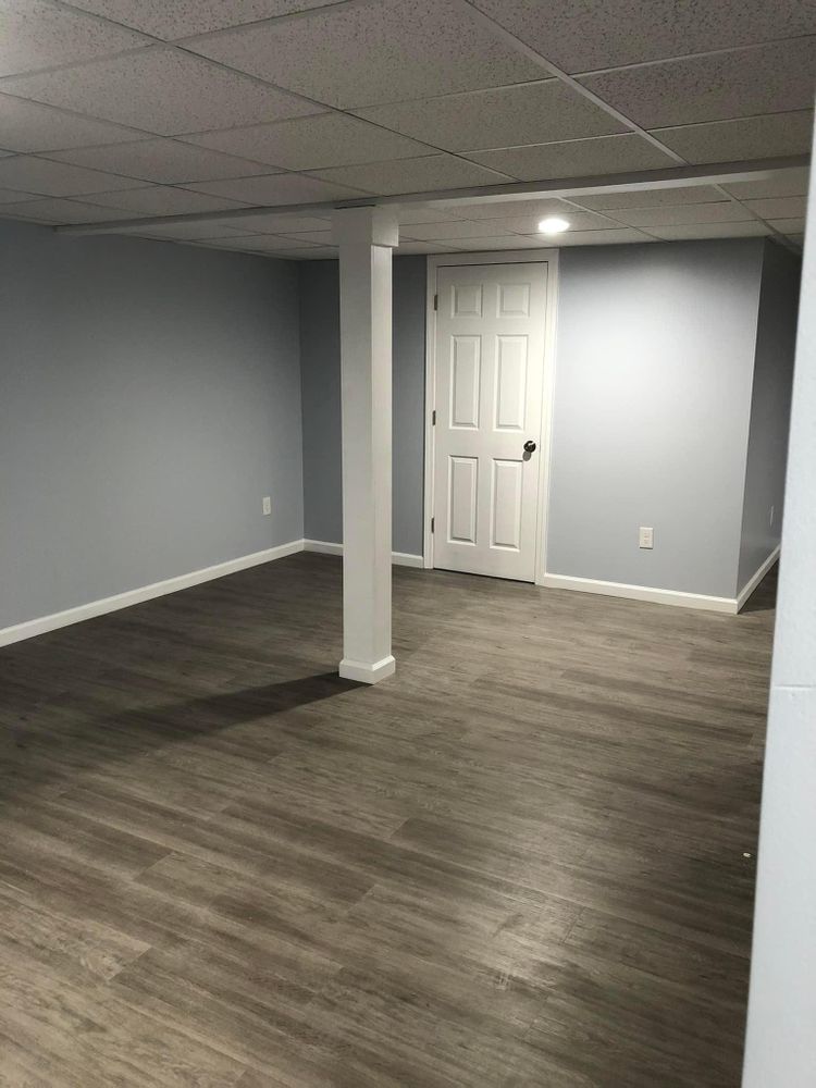 All Photos for Laura Mae Properties in Wolcott, CT