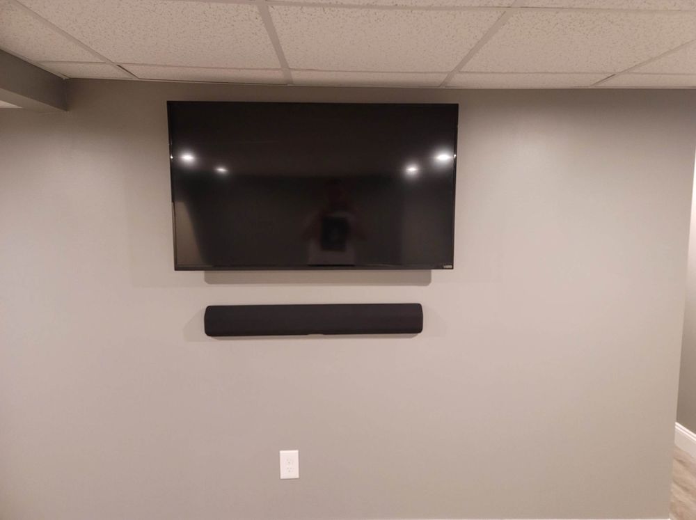 All Photos for Laura Mae Properties in Wolcott, CT