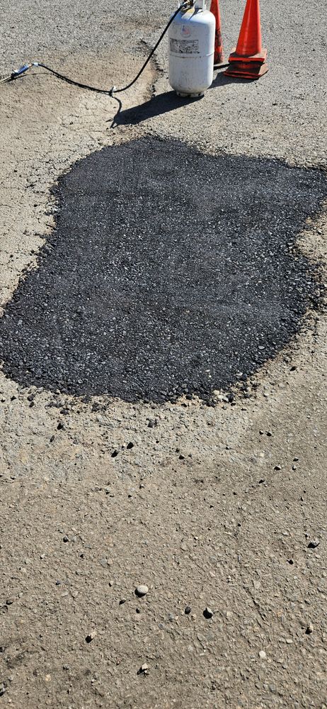 Asphalt repair maintenance  for Mid-Mountain Maintenance in Bonney Lake, WA