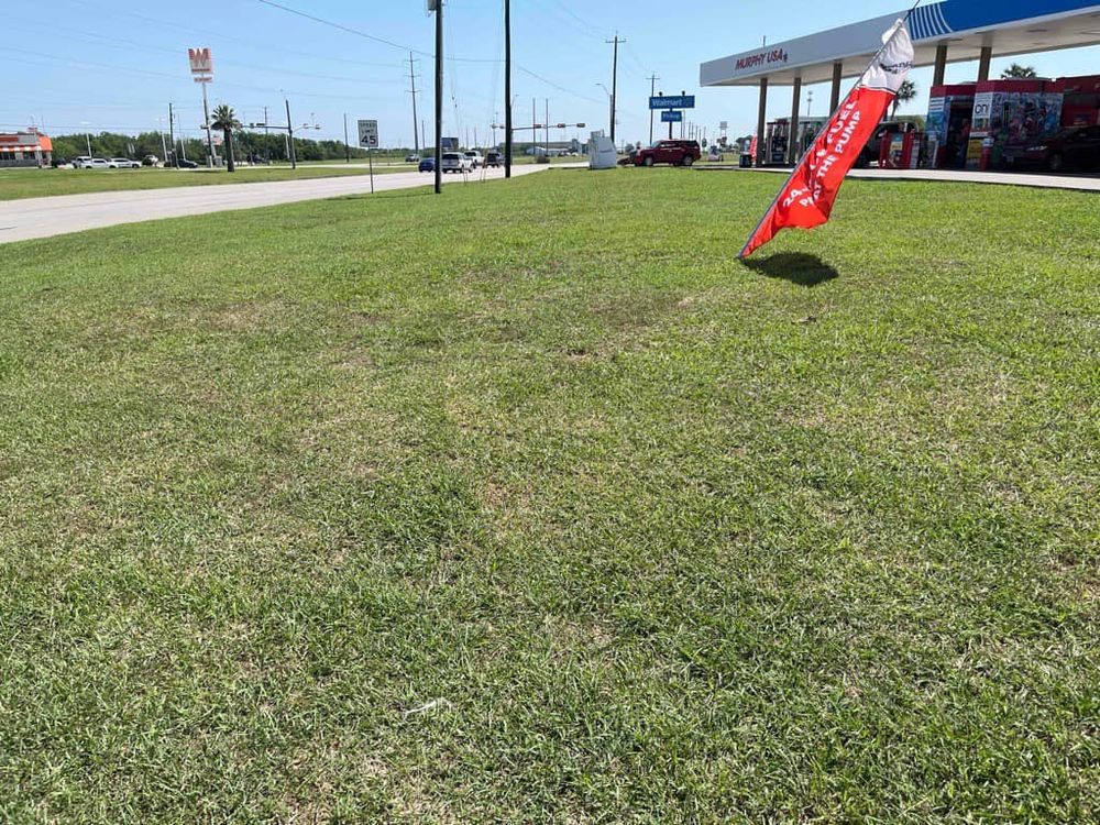 Lawn Care for LL Lawn Service & Shredding in Kenedy, TX
