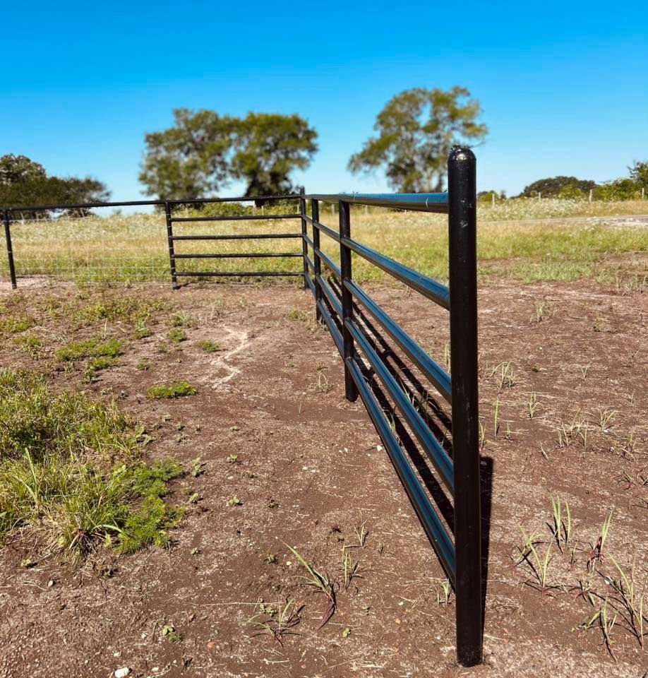 Fences for 5-7 Fencing & Construction in Madisonville, TX