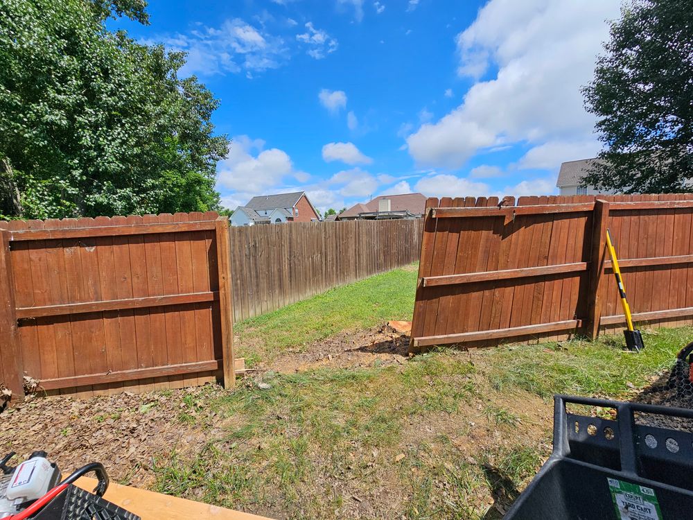 Privacy Fencing Repair for Lawnscapers TN in White House, TN