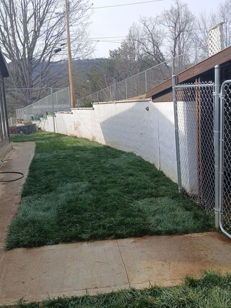 All Photos for Lafollette Mulch, Stone and Lawn Care in La Follette, TN