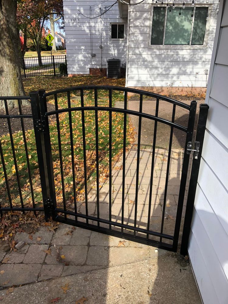 Fences for Daishaun Fencing in Shaker Heights, OH