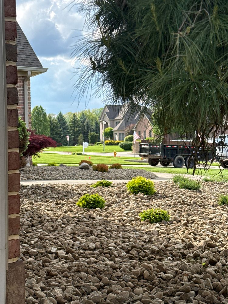 Natural Stone Hardscape for Youngstown Lawn & Patio Design in Canfield, OH