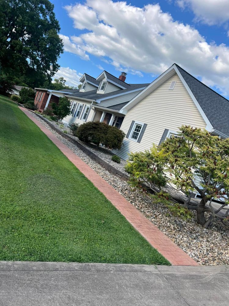 Landscaping for New Outlook Lawncare in Henderson County, KY