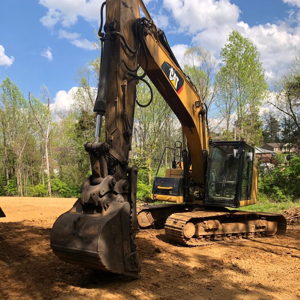 Excavating for Strong Contracting in Lebanon, KY