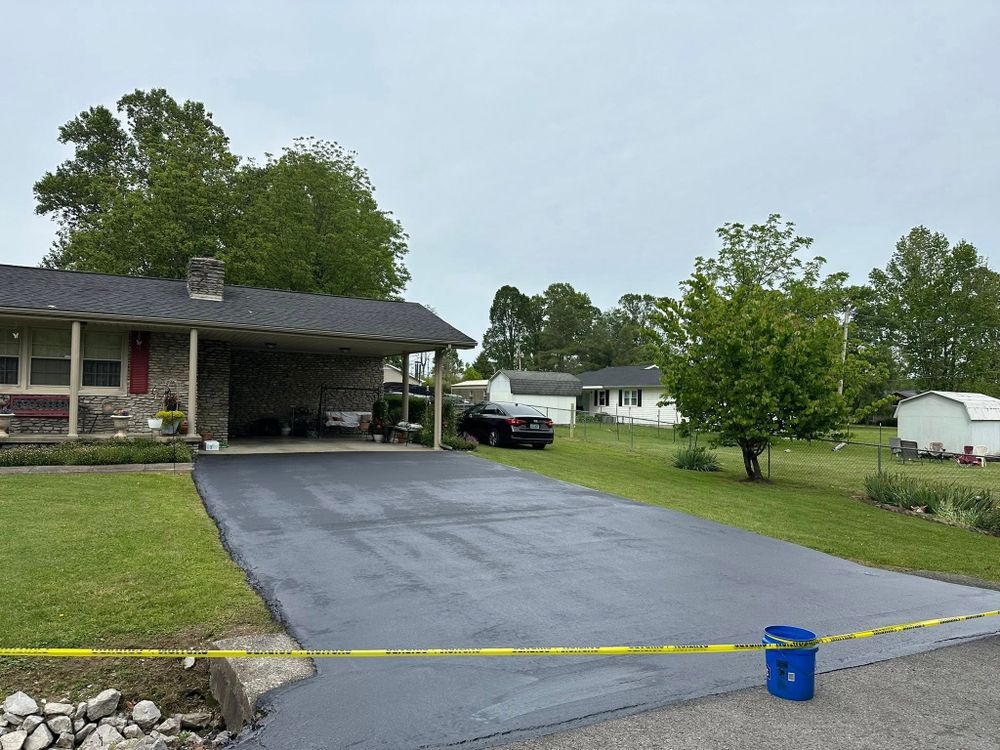 Asphalt for Metzler Paving and Sealcoating in Jacksboro, TN