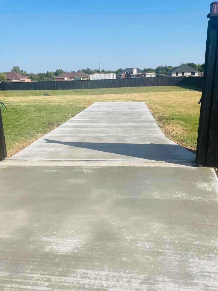 Driveway Construction for Aguayo Concrete in Waxahachie, TX