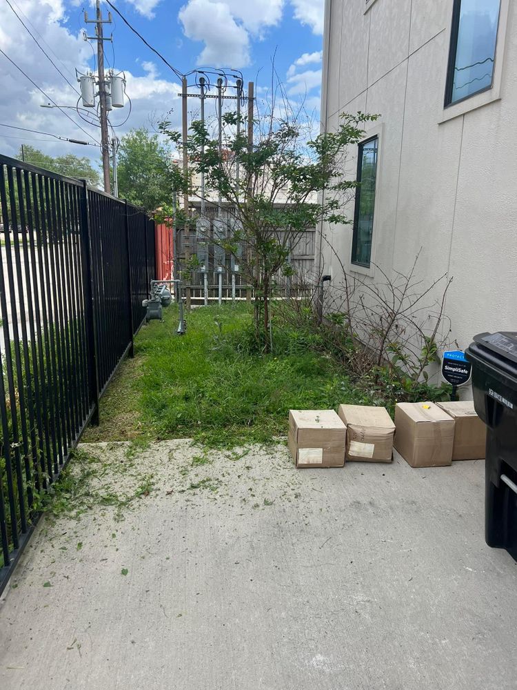 All Photos for Bobby’s lawn services in Baytown, TX