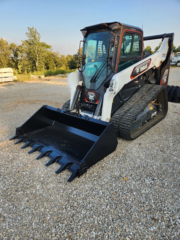 Our Buckets are fully customizable and built for the toughest jobs. for Outlaw Fabrication LLC in Salem, MO