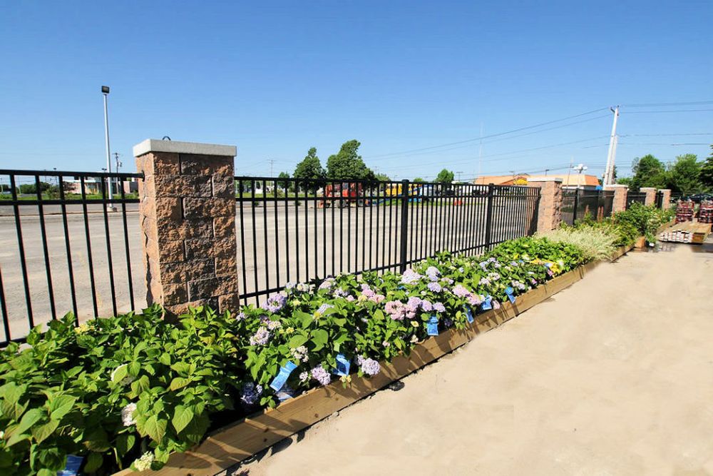 While Vinyl is our midle name, we do handle aluminum fence from OnGuard Fence Systems. Available in 5 colors in residential, commercial, and industrial applications. Choice of 12 standard styles and various heights and also Arched and Estate gates. for Corbitt Vinyl Products in Hazlehurst, GA