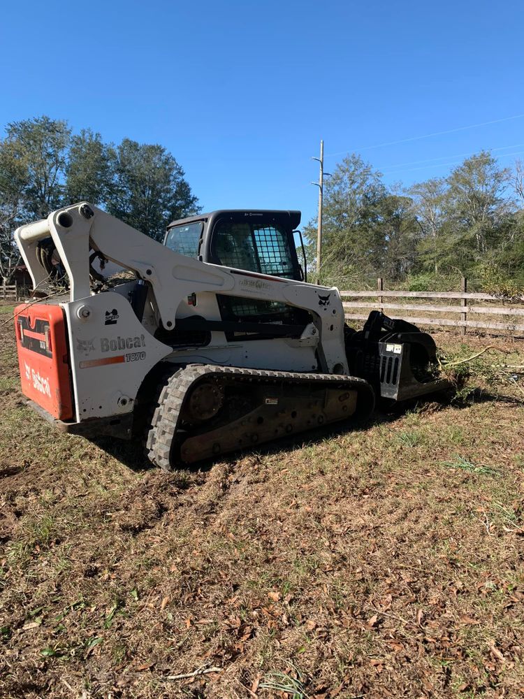 Our Land Clearing service ensures your property is free from unwanted trees, brush, and debris, offering a clean slate for landscaping projects while enhancing safety and increasing usable space. for Dampier Screening in Bonifay, FL