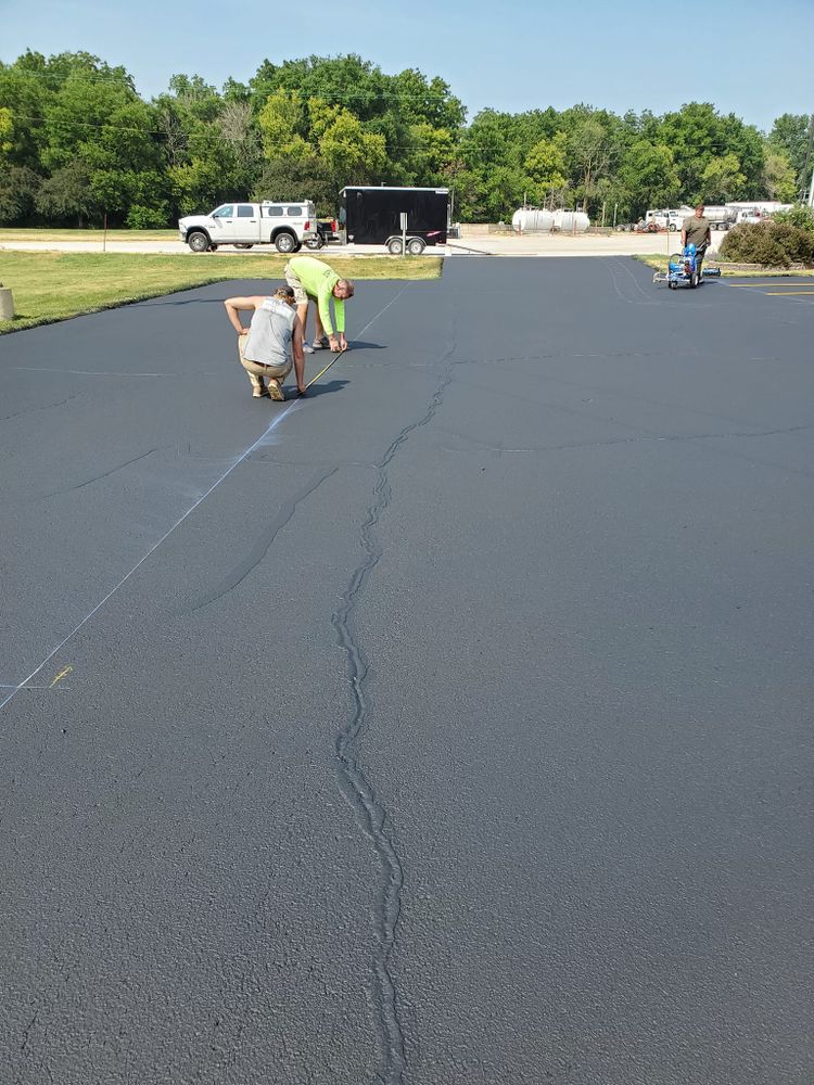 Sealcoating/Asphalt Maintenance for Ratliff Quality Sealcoating in Genoa, IL