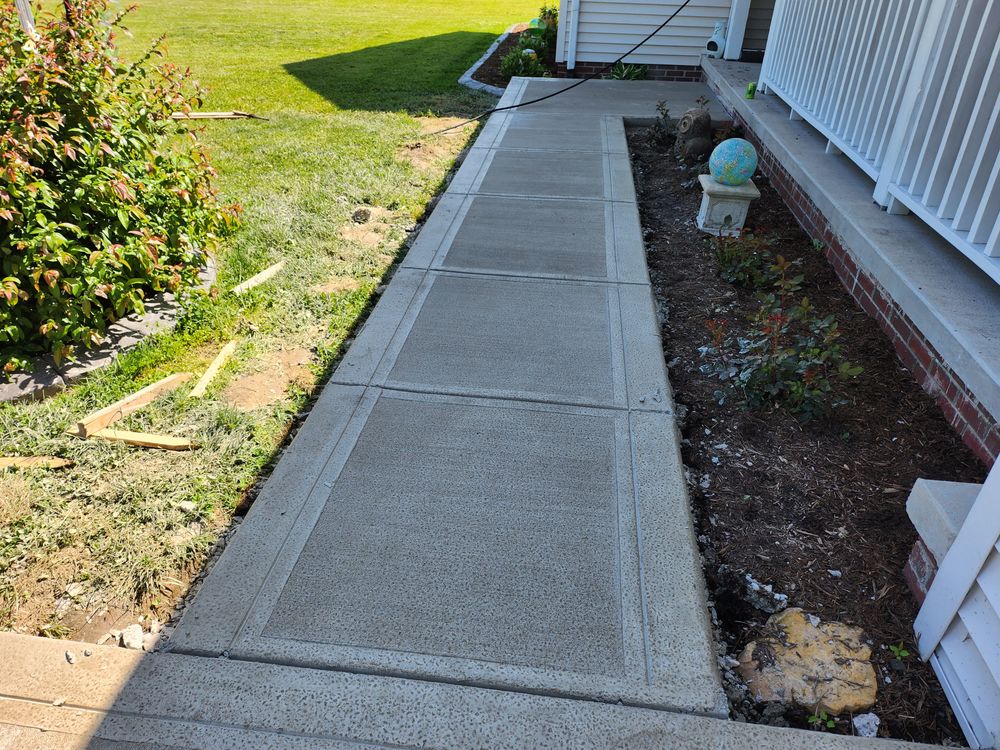 Concrete Driveways for Hellards Excavation and Concrete Services LLC in Mount Vernon, KY