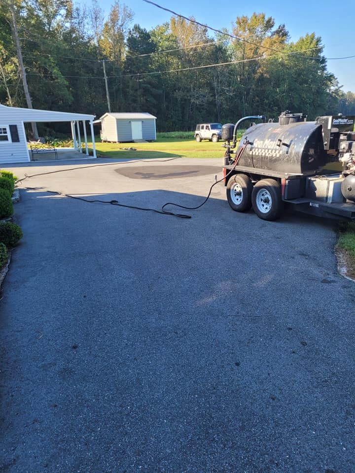 Asphalt for Southeast Sealing & Striping in Bladenboro, NC