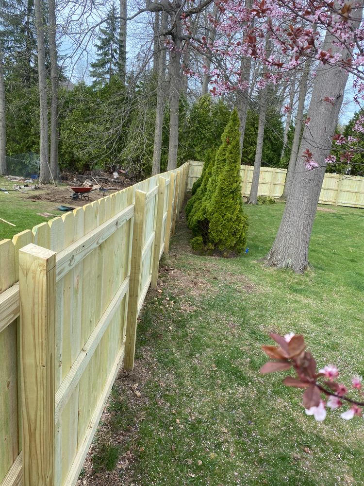 Wood fence for Castle Fence and Deck LLC in Medina, OH