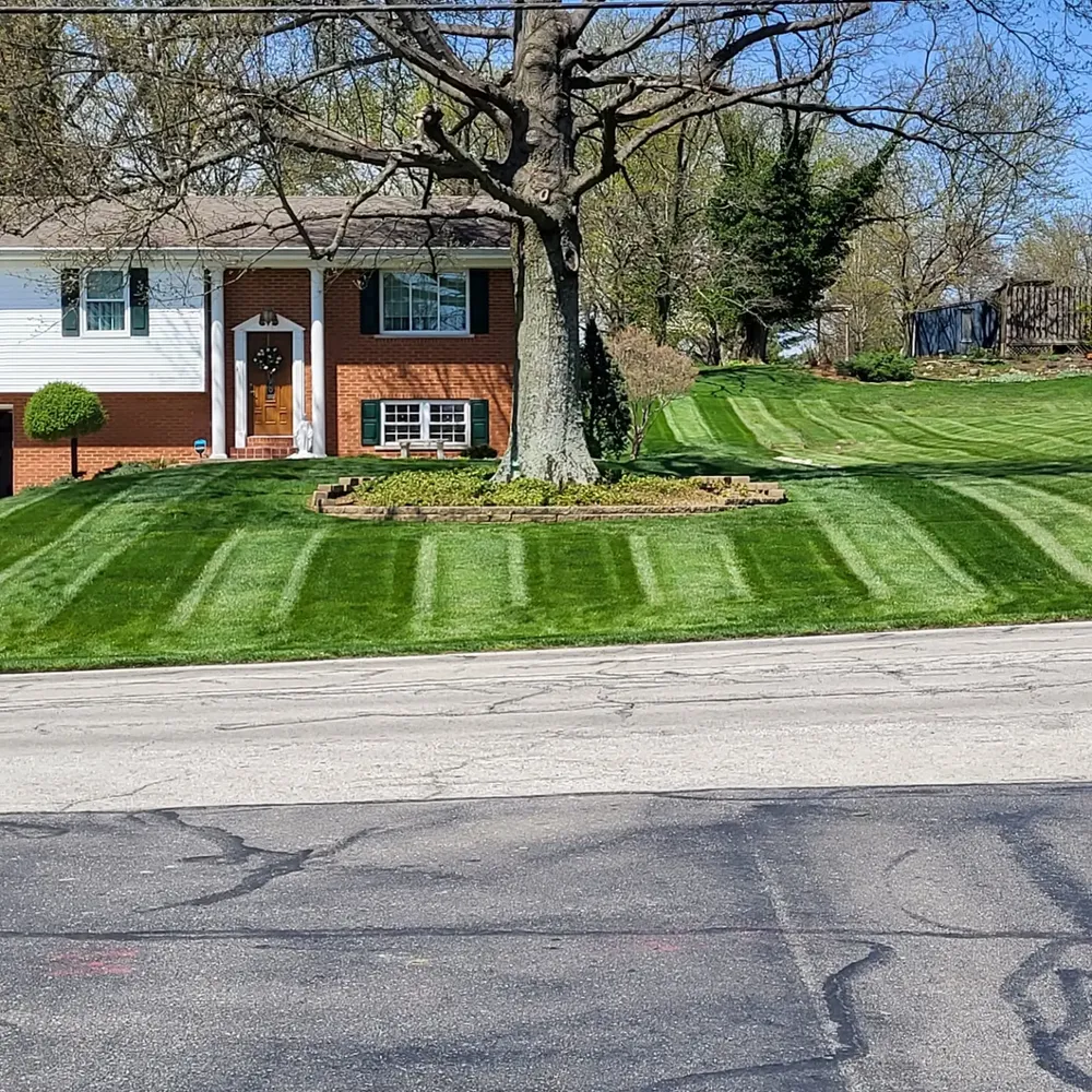 Lawn Care for Ryt's Landscaping LLC in Cincinnati, OH