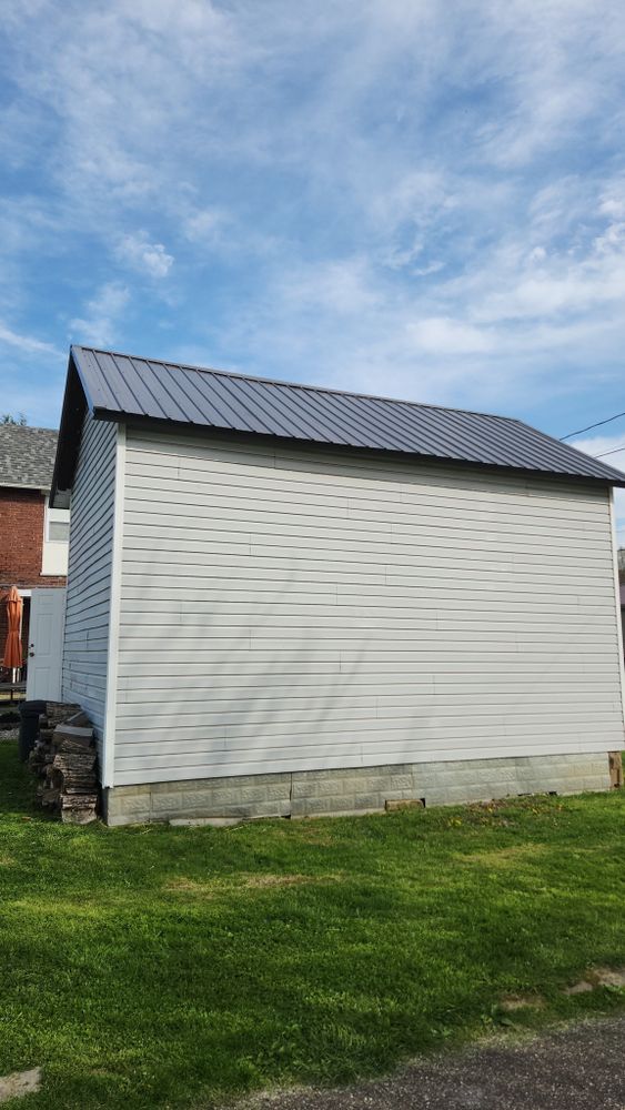 Roofing for Top Hand Roofing and Gutter in Pomeroy, OH