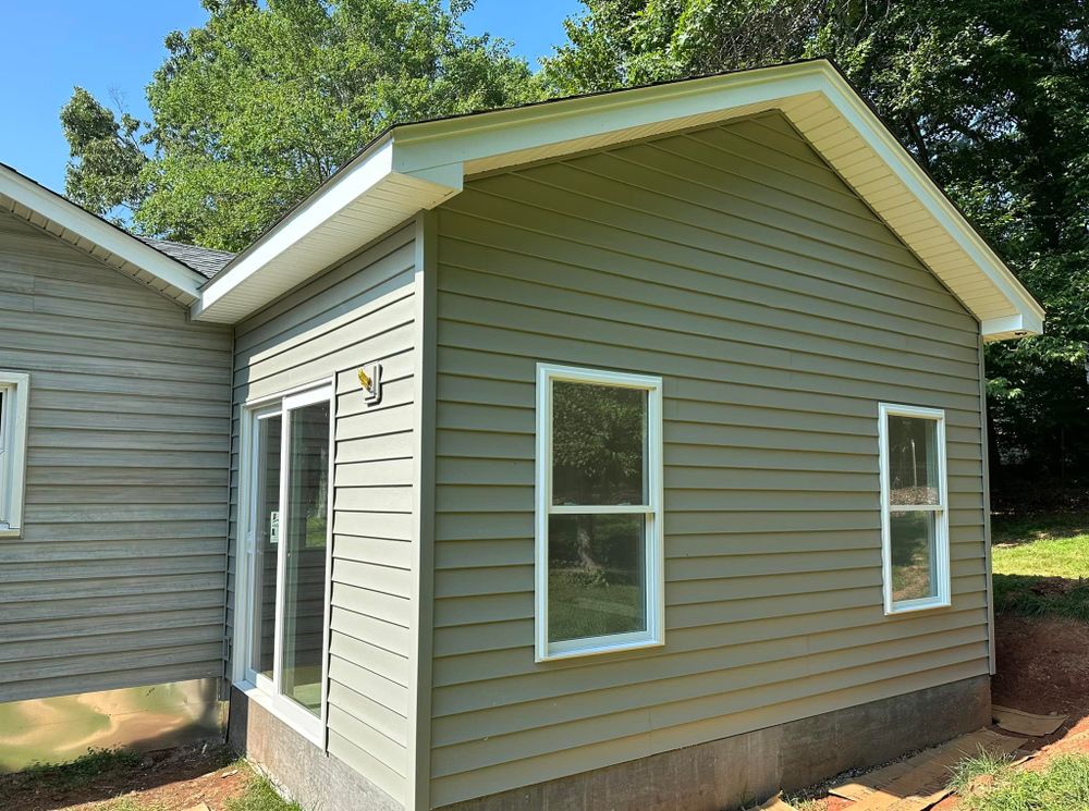 Discover our New Home Builds service, where we craft custom new homes tailored to your lifestyle. experience quality craftsmanship and innovative design, creating the perfect space for you and your family. for Blake King Construction in Hickory, NC