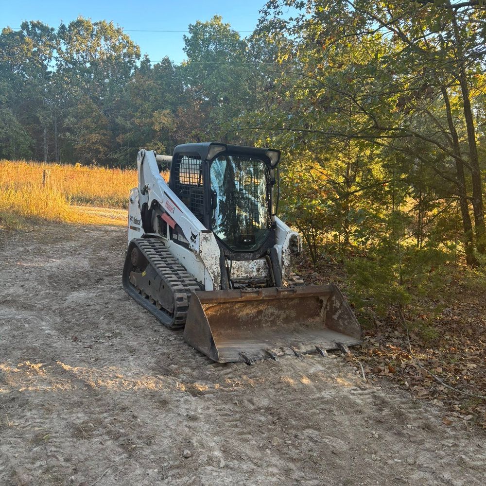 Moodys Skid Steer Service team in Tunas, MO - people or person
