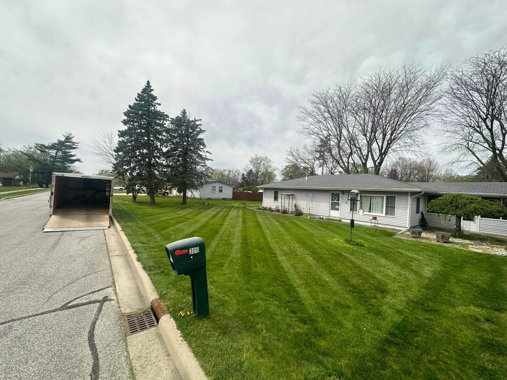 All Photos for FIRST CLASS GRASS LLC in Syracuse, IN